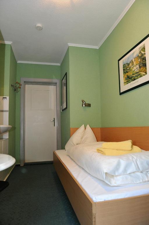 Hotel-Pension Haus Neustadt Бремен Номер фото